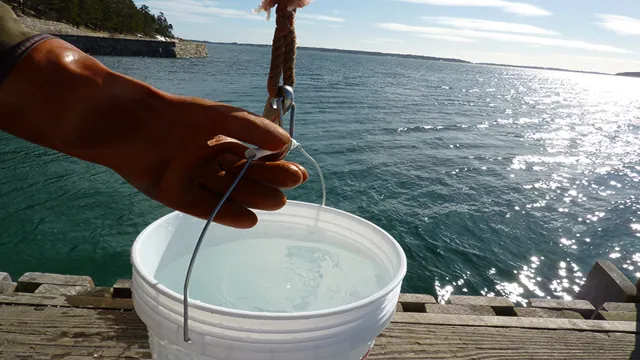 how to get salt build up off salt water aquarium