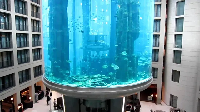 how to lift a large aquarium