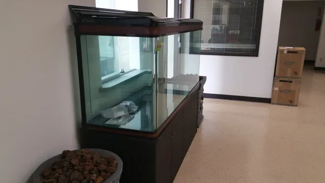 how thick should glass be for 200 gallon aquarium