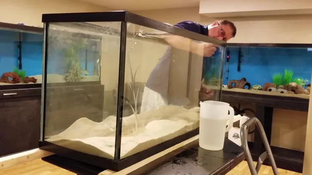how to attach mirror to aquarium