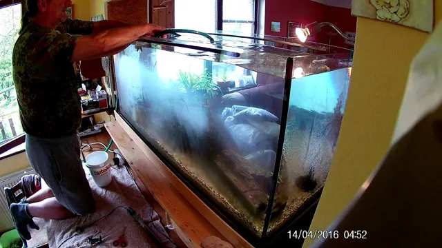 how to clean a tower aquarium