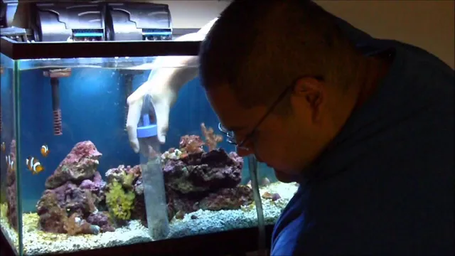 how to clean salt off the inside of saltwater aquarium