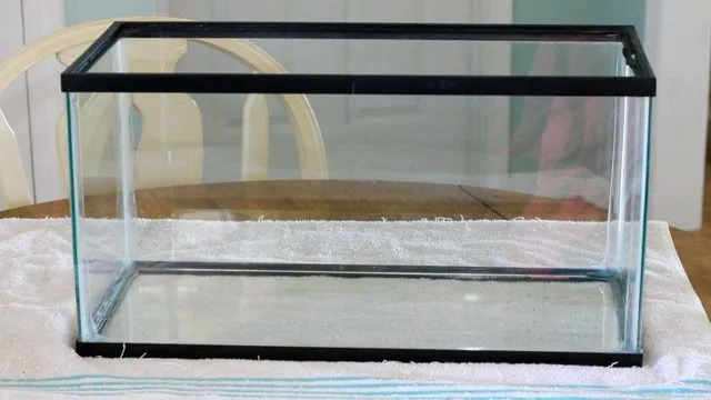 how to clean scale off aquarium